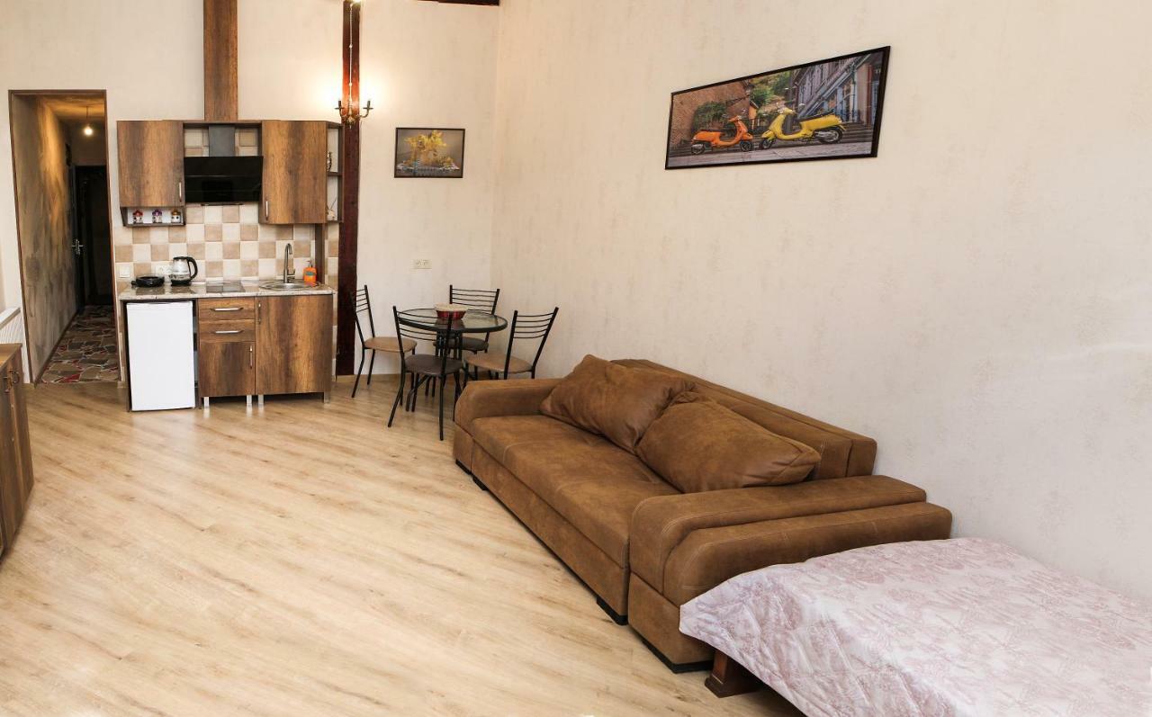 Natia'S Apartment On Dadiani St. 1 Tbilisi Esterno foto